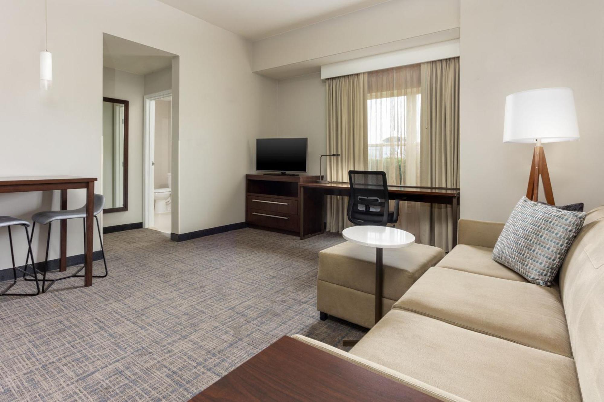 Hotel By Marriott Polaris 3*