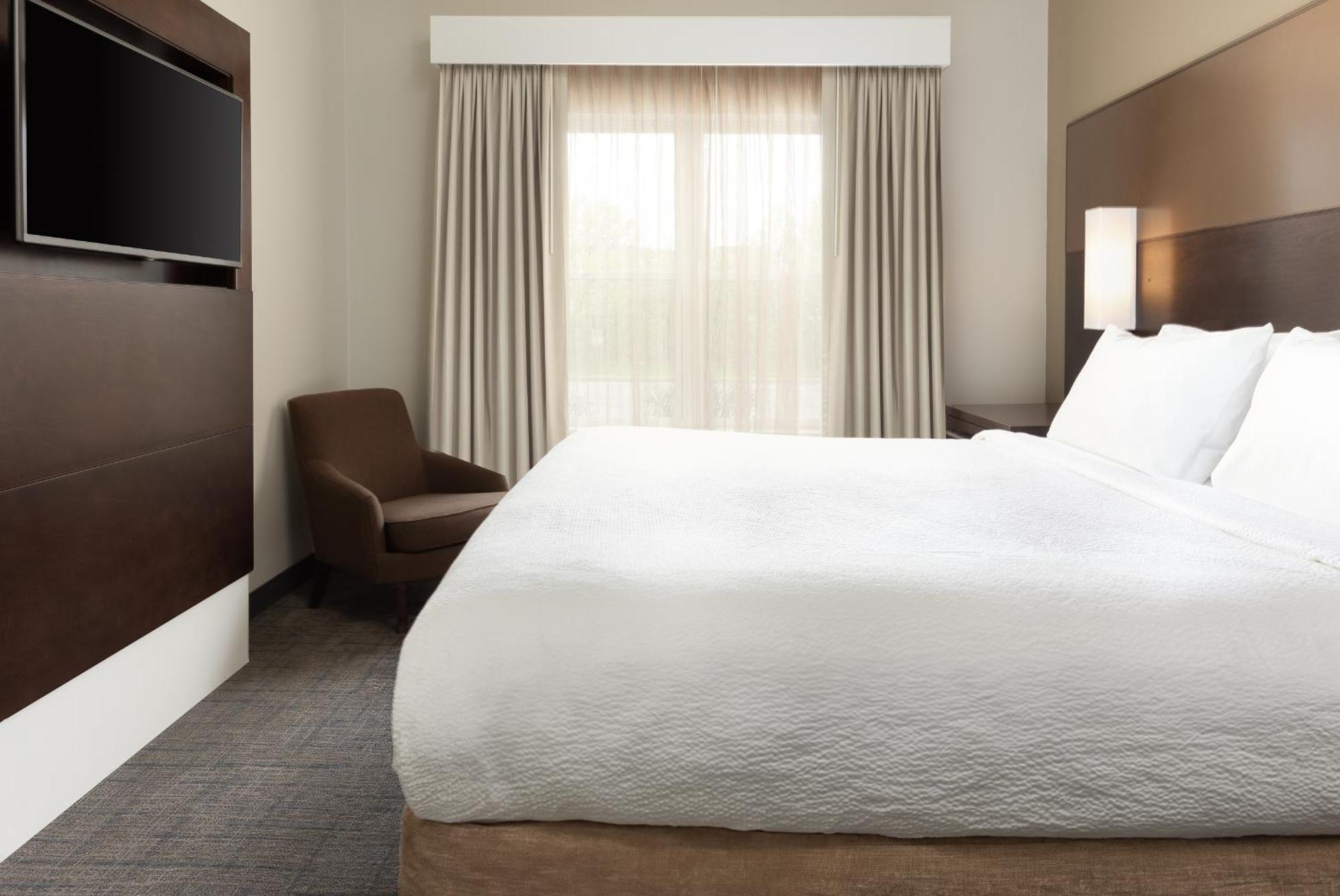 By Marriott Polaris Hotel